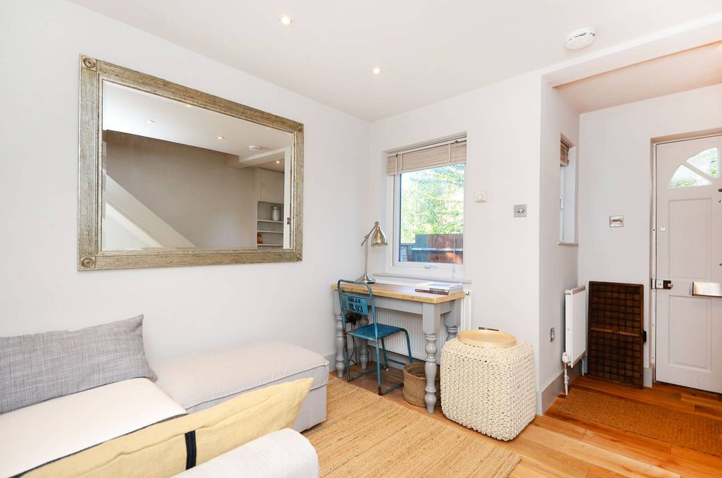 Property photo 3 of 11