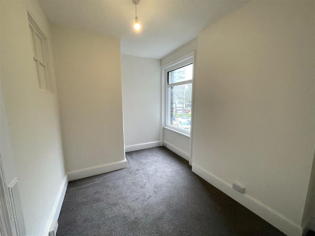 Property photo 3 of 9 Image00004.Jpeg