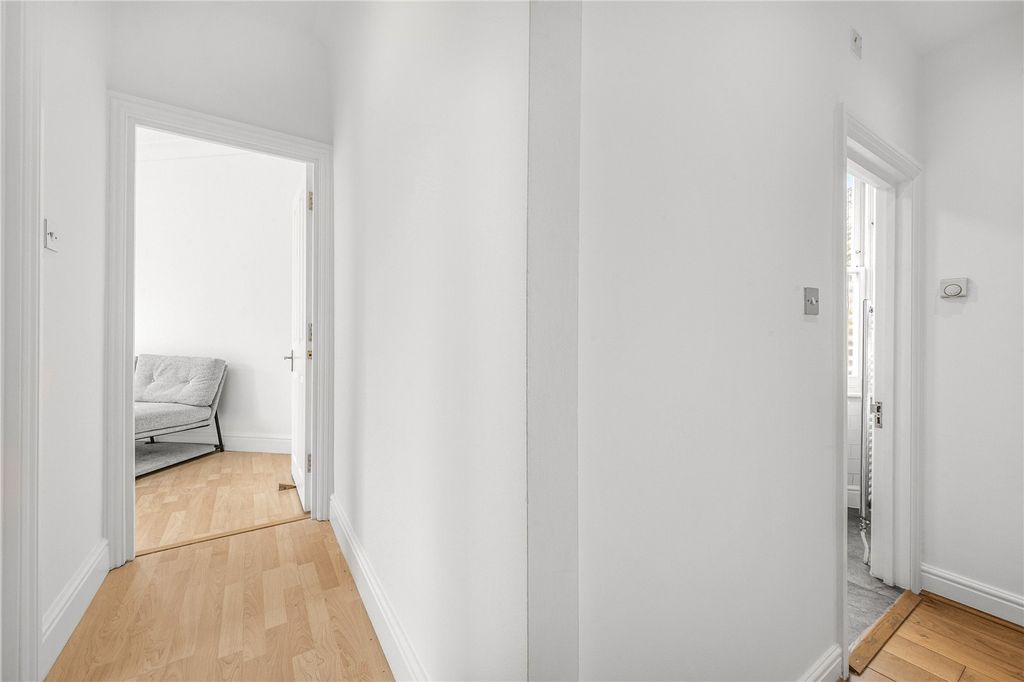 Property photo 2 of 15 Picture No. 17