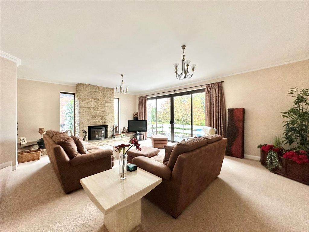 Property photo 3 of 21