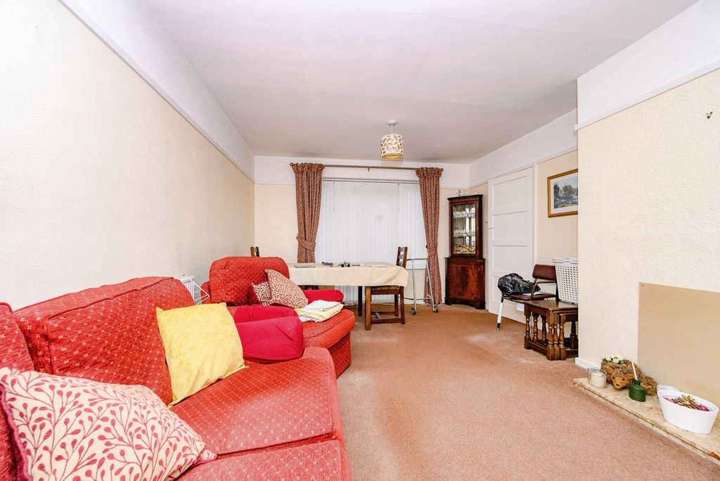 Property photo 3 of 17 Photo