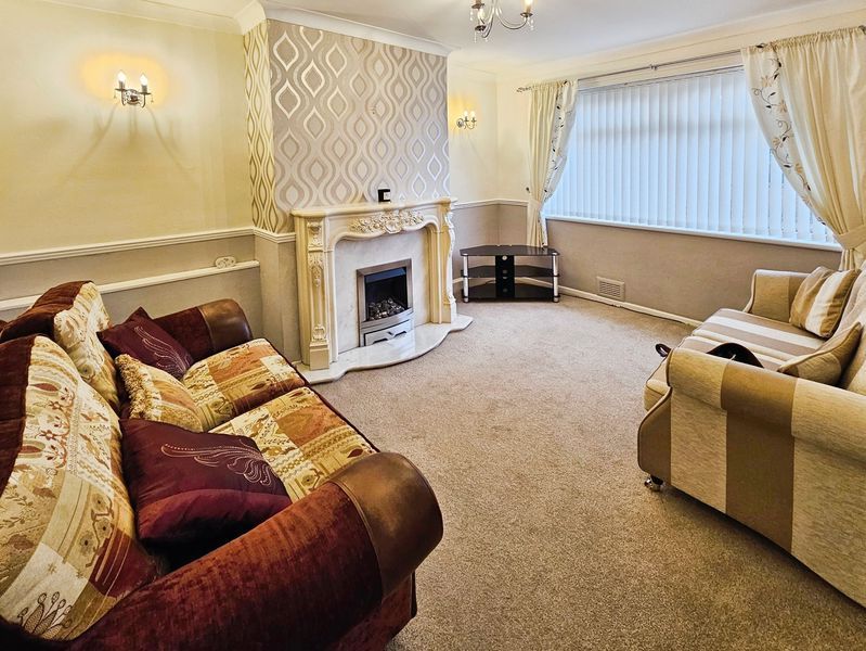 Property photo 3 of 10 Photo 8