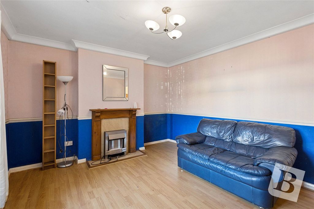 Property photo 2 of 12 Living Room