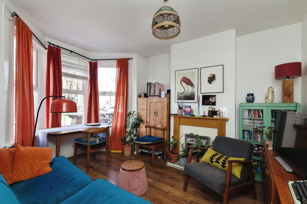 Property photo 2 of 11 2