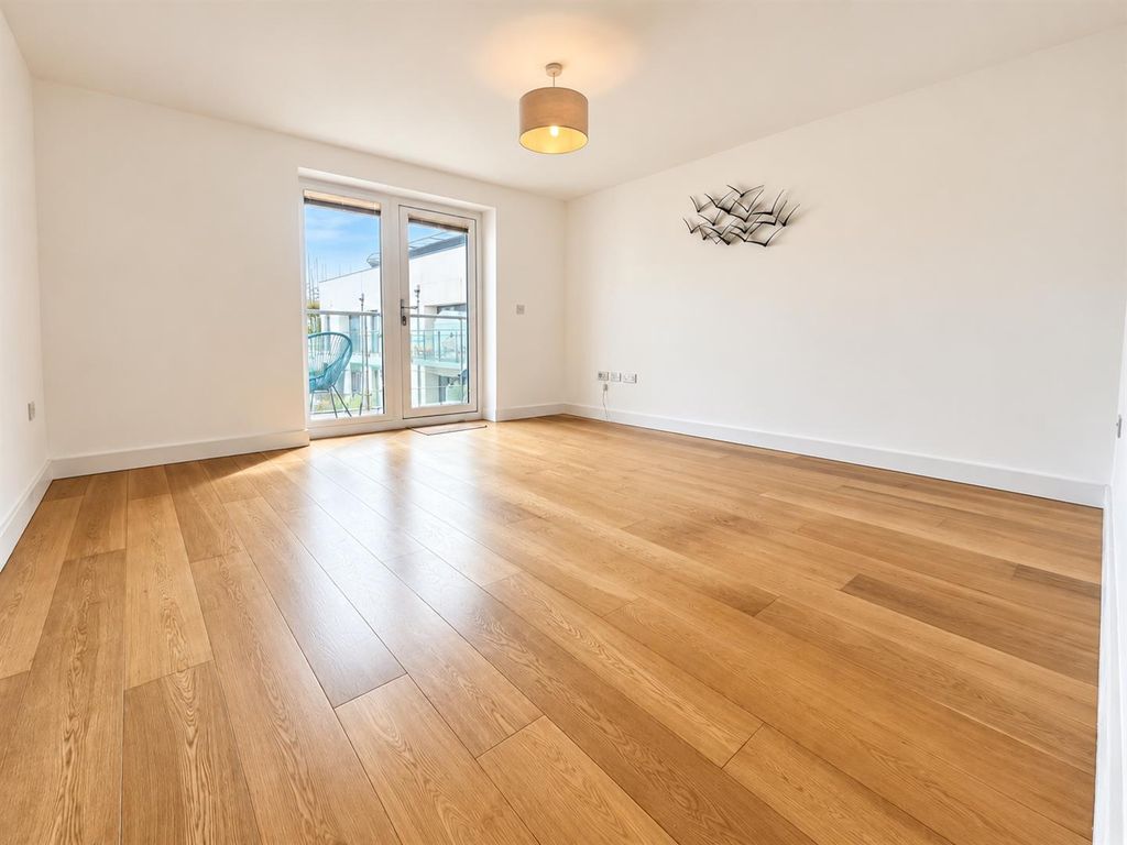 Property photo 2 of 11 03Bc7318-F57c-43Fa-B979-43B68B6A4419.Png