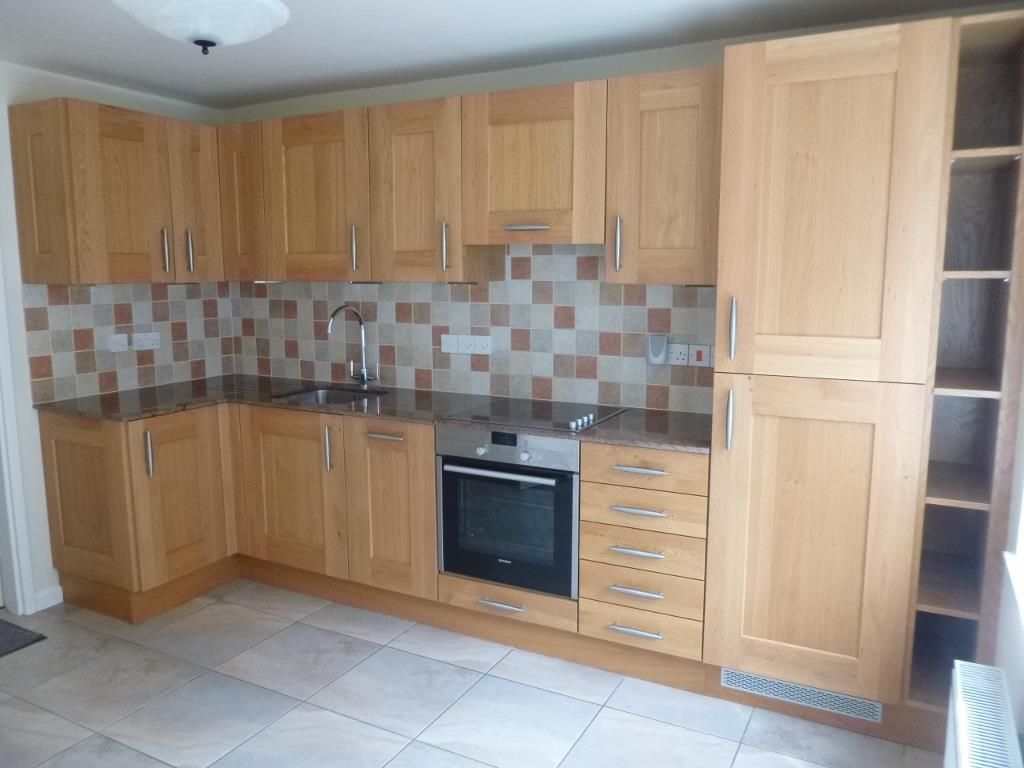 Property photo 2 of 9 Kitchen
