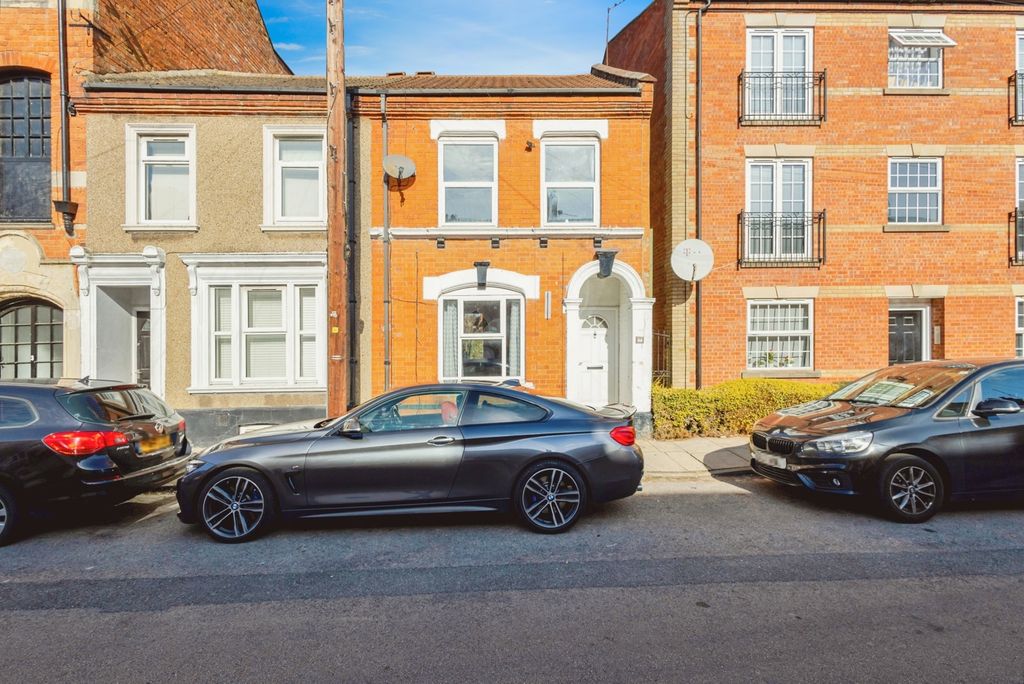 Property photo 1 of 16 Front