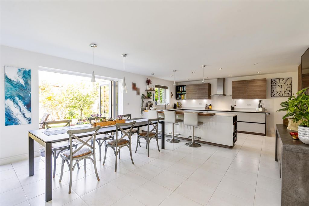 Property photo 1 of 28 4 Maple View_30.Jpg