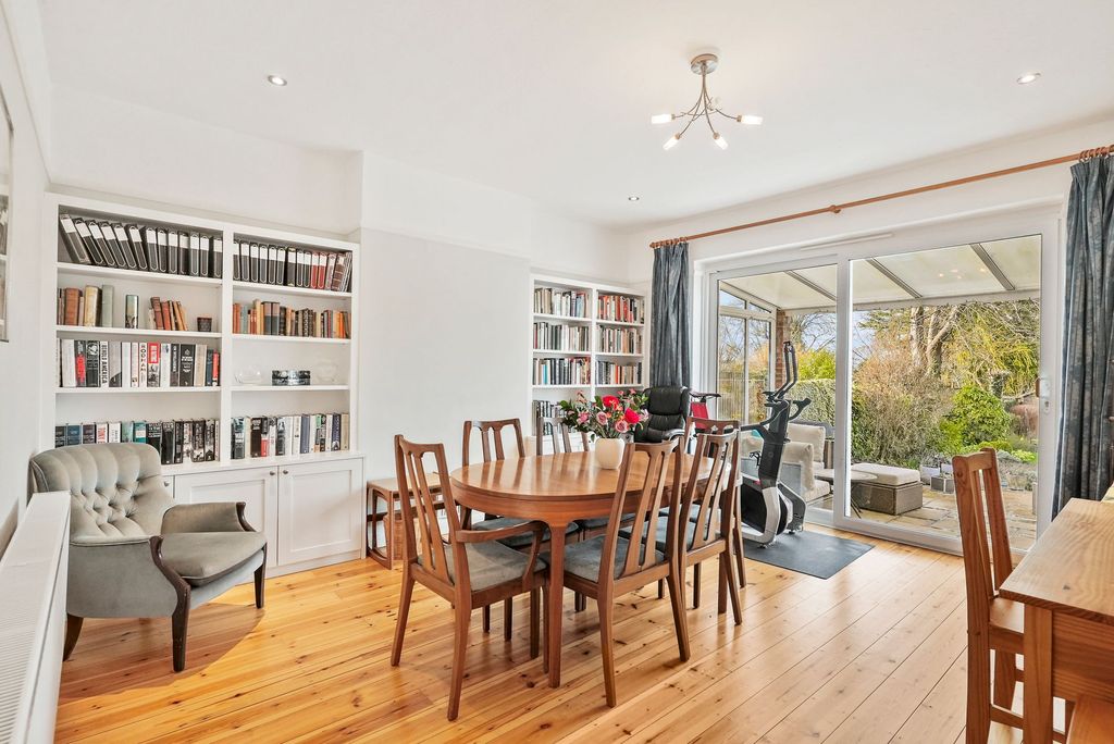 Property photo 3 of 16