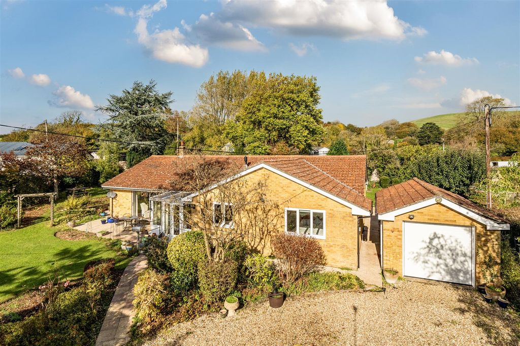 Property photo 1 of 19 1370421-1-68F8E85A689B9.Jpg