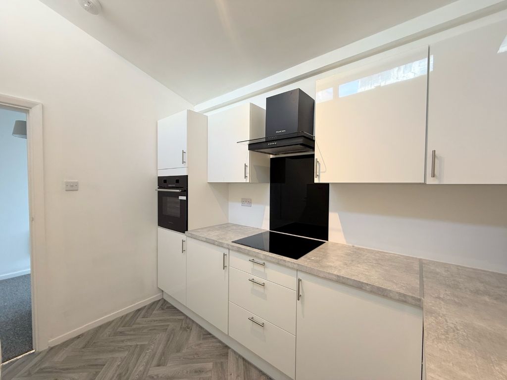 Property photo 3 of 13 5156503