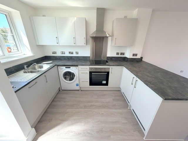 Property photo 2 of 7 Kitchen