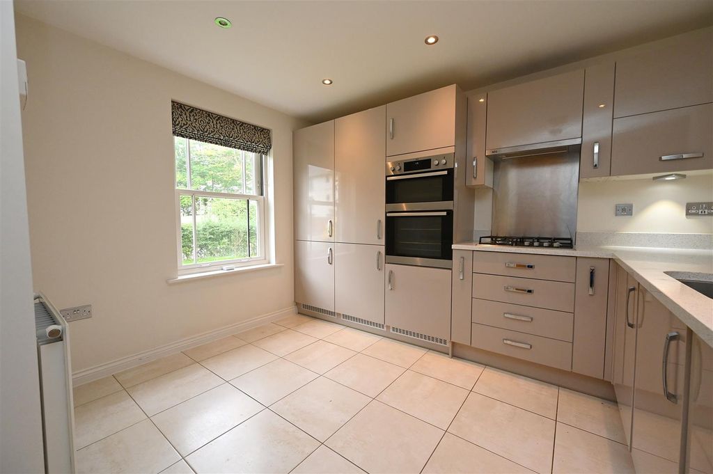 Property photo 2 of 26 Kitchen1.Jpg