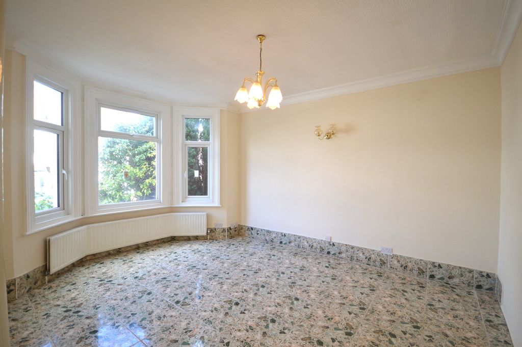 Property photo 2 of 36