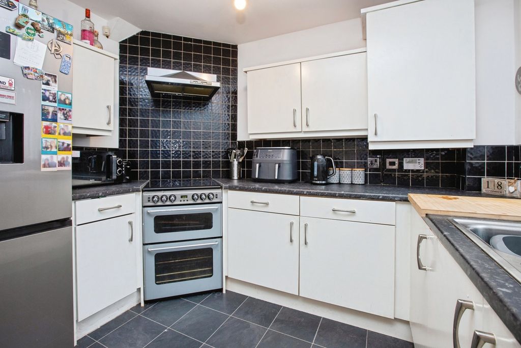 Property photo 2 of 12 Pbox-Img.Jpg