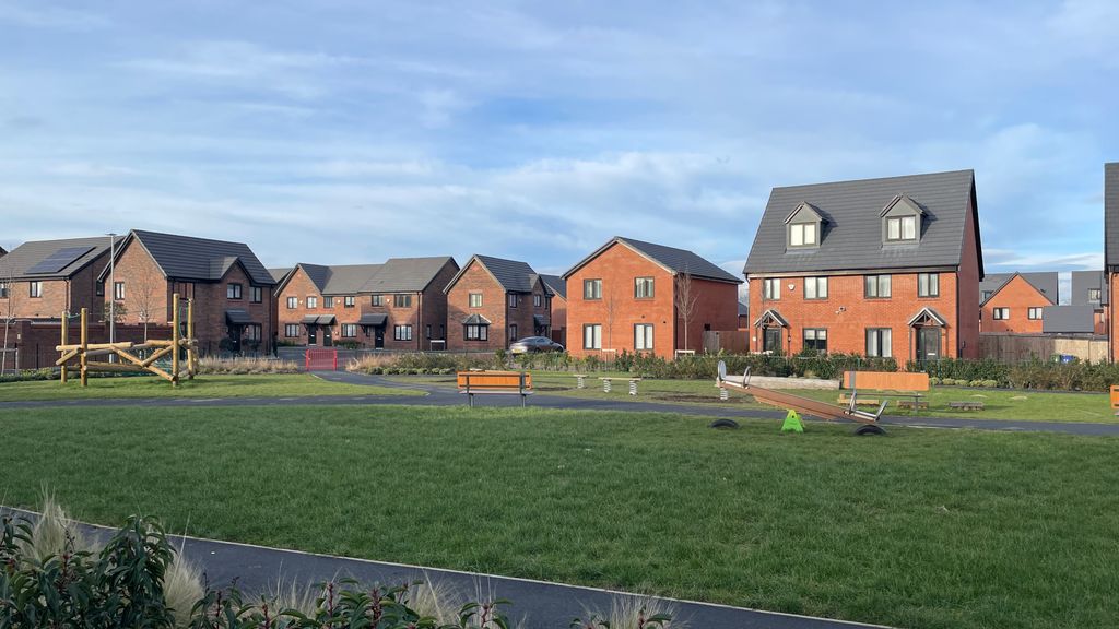 Property photo 2 of 17