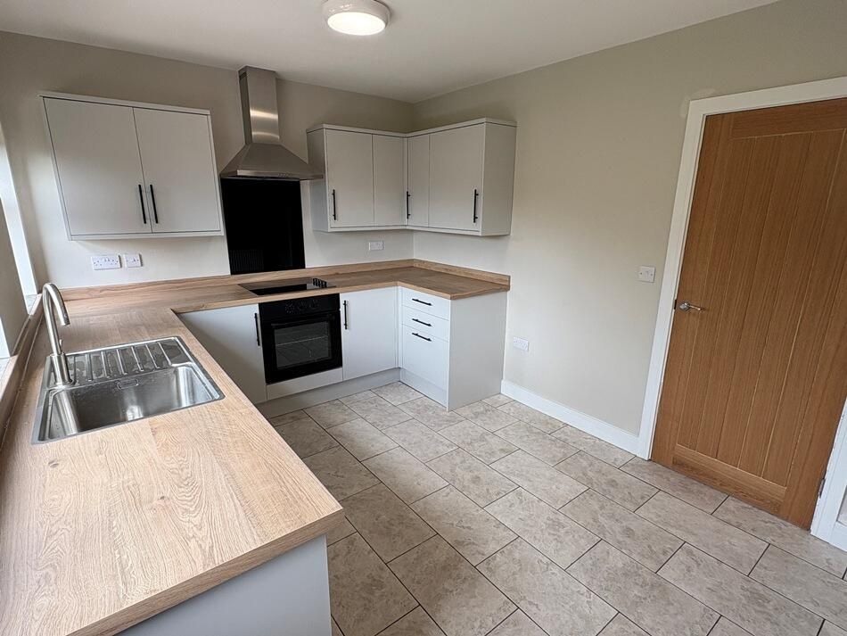 Property photo 2 of 17 Kitchen