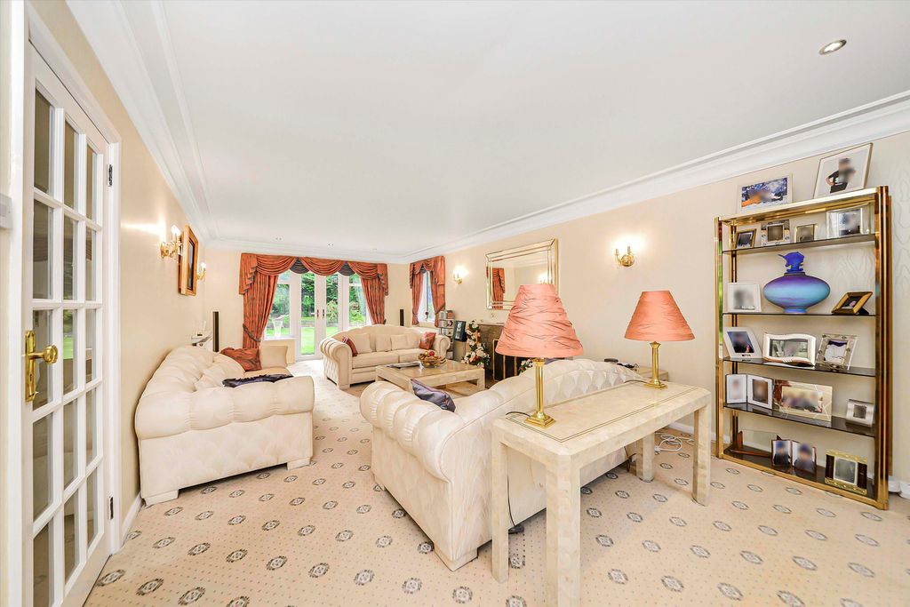 Property photo 3 of 19 Image