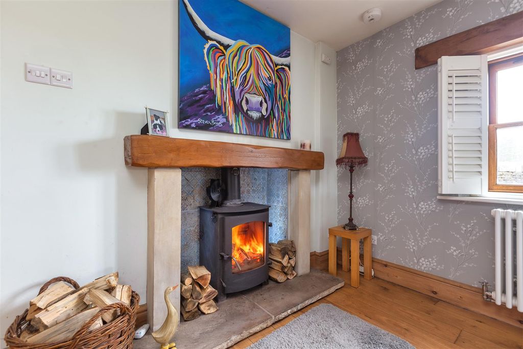 Property photo 3 of 25