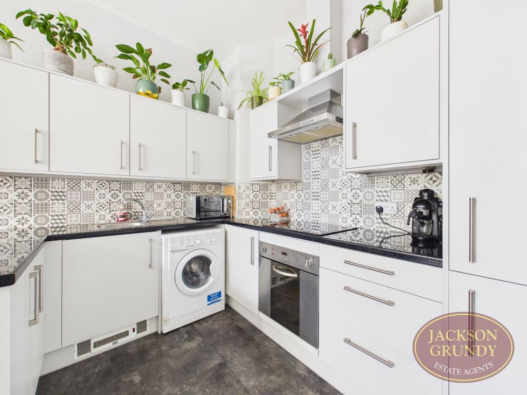 Property photo 3 of 16 Abbey Court