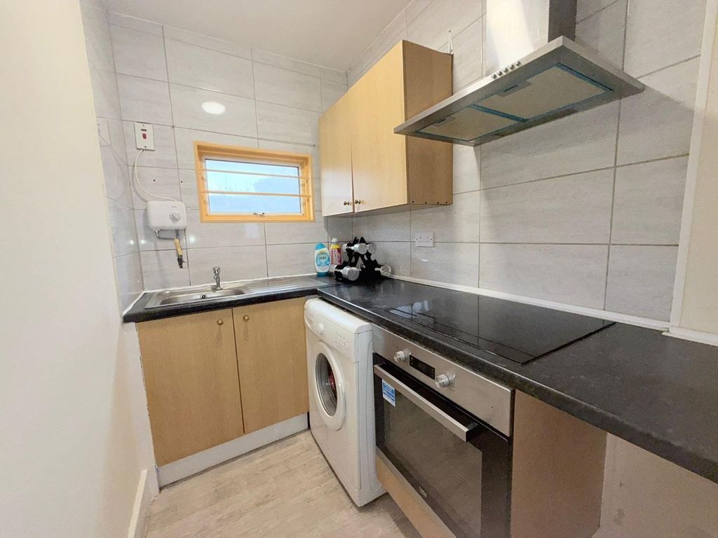 Property photo 2 of 5 2.Jpeg