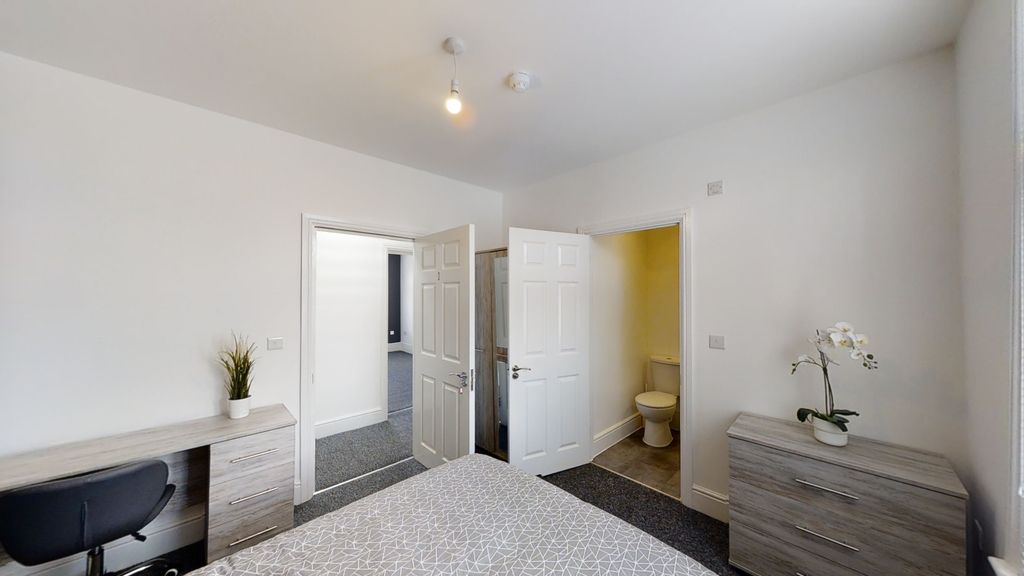 Property photo 2 of 5 Photo