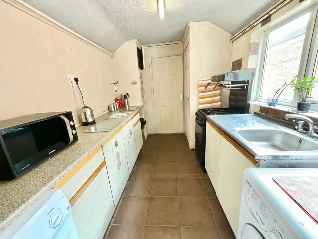 Property photo 3 of 21