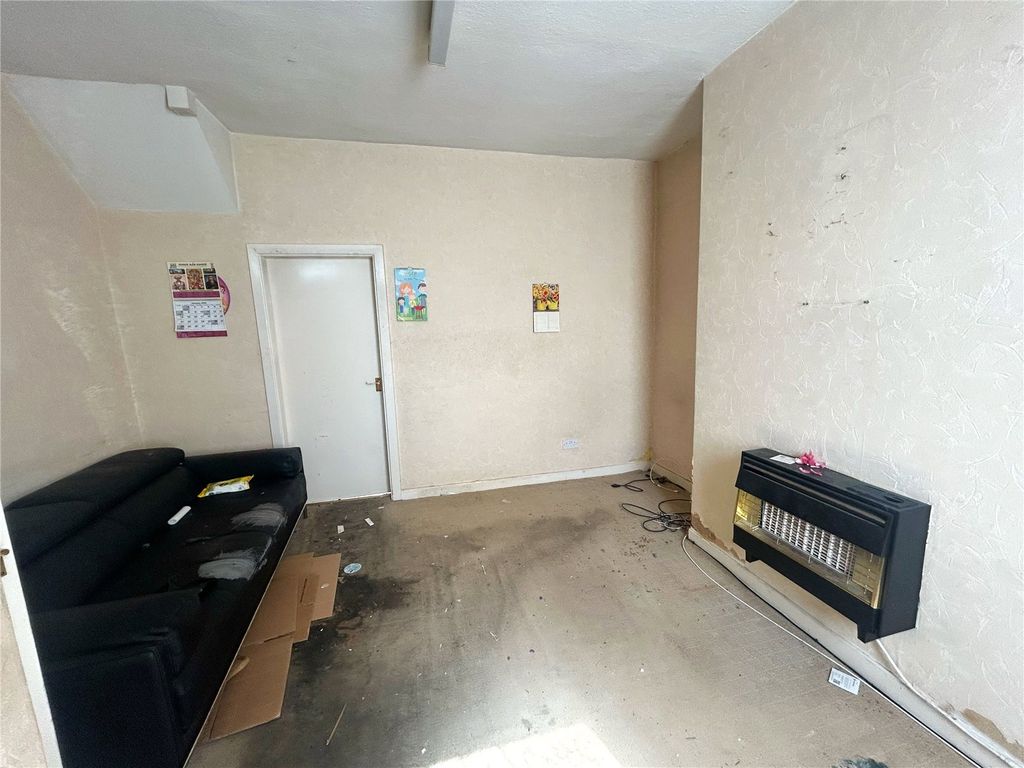 Property photo 2 of 7 Living Room