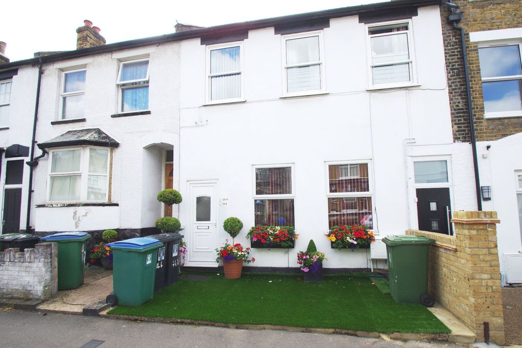 Property photo 1 of 6