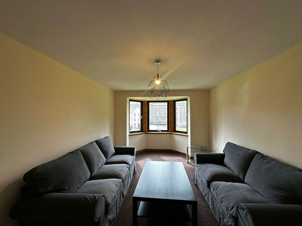 Property photo 3 of 9 Living Room 2