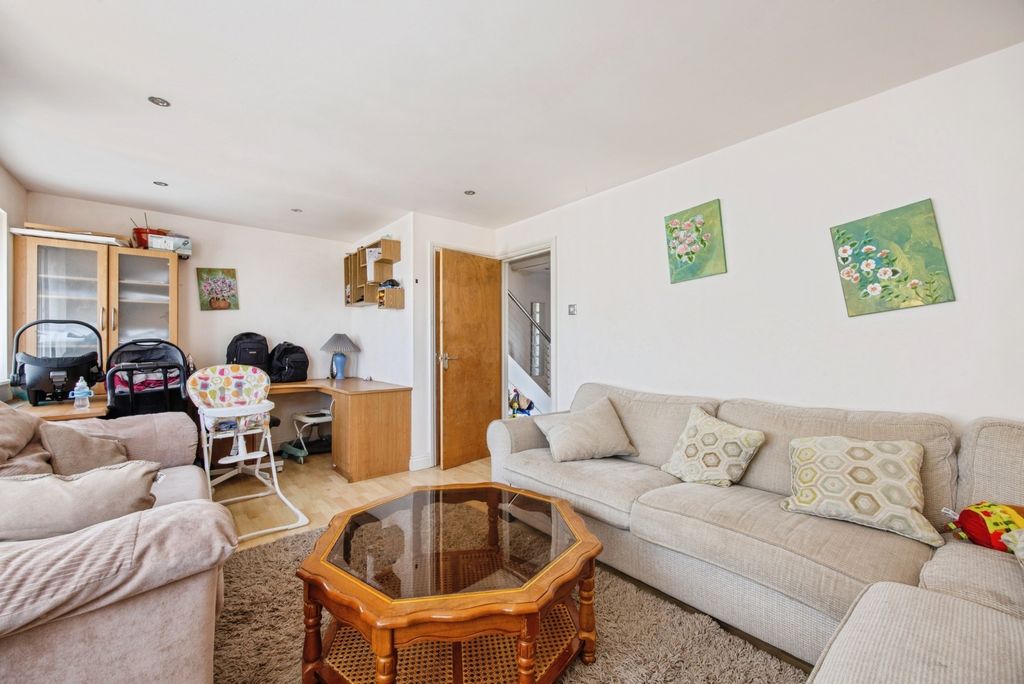 Property photo 3 of 12 Image 3