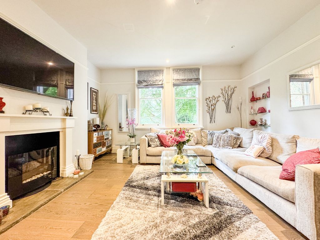Property photo 1 of 26 4269581