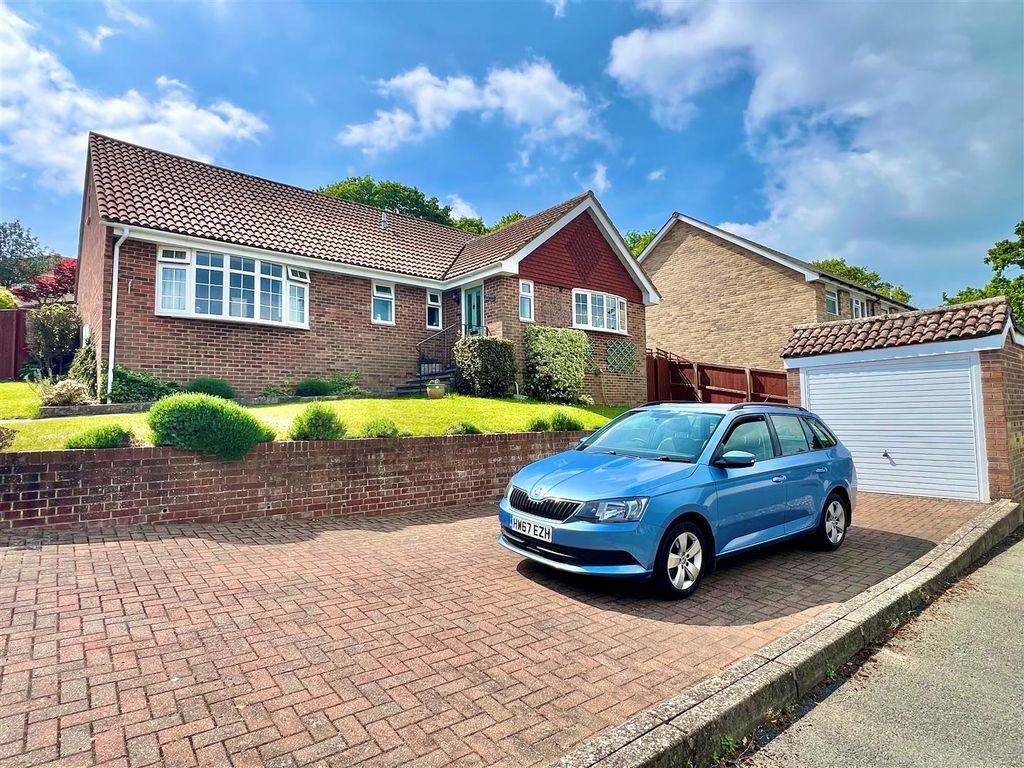 Property photo 1 of 18