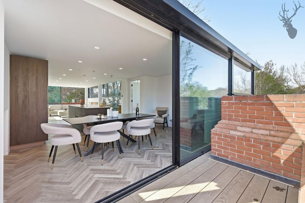 Additional image 8 of 3 bed flat for saleWoodredon Estate, High Beech EN9