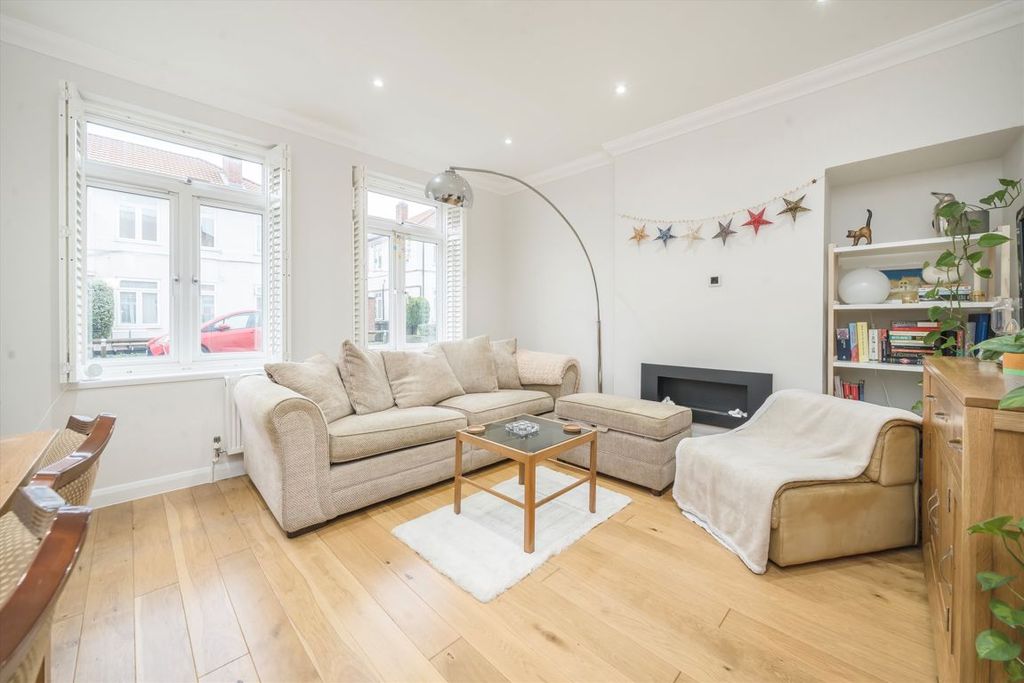 Property photo 3 of 11