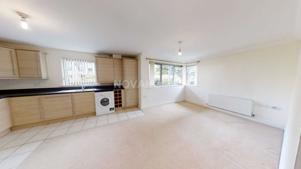 Property photo 2 of 8