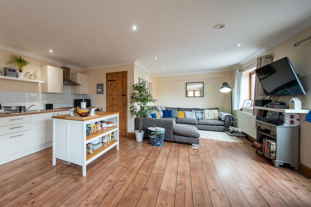 Property photo 2 of 10 Reception Room