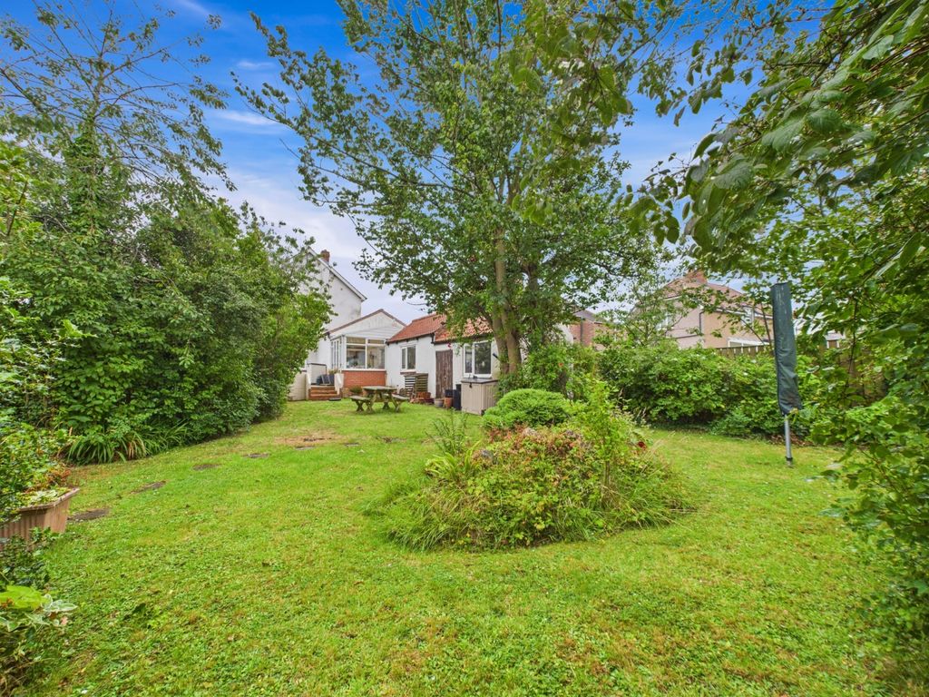 Property photo 3 of 20 Cam02195G0-Pr0081-Still068