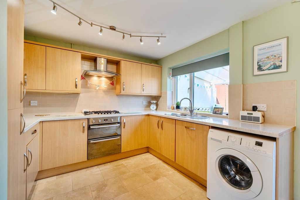 Property photo 2 of 16