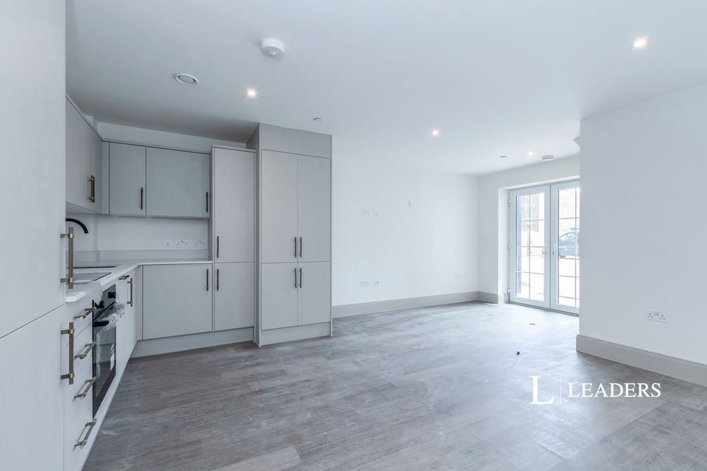 Property photo 2 of 15 Pbox-Img.Jpg