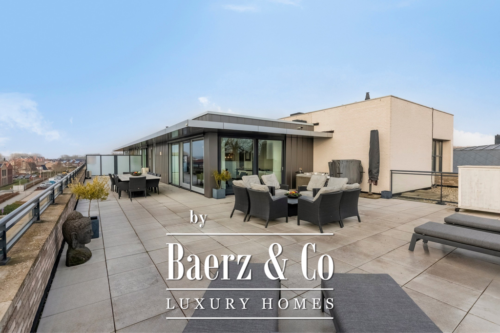 Property photo 1 of 82