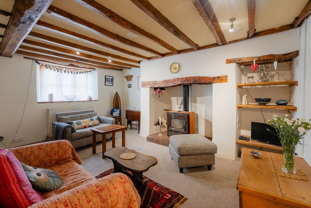 Property photo 2 of 19