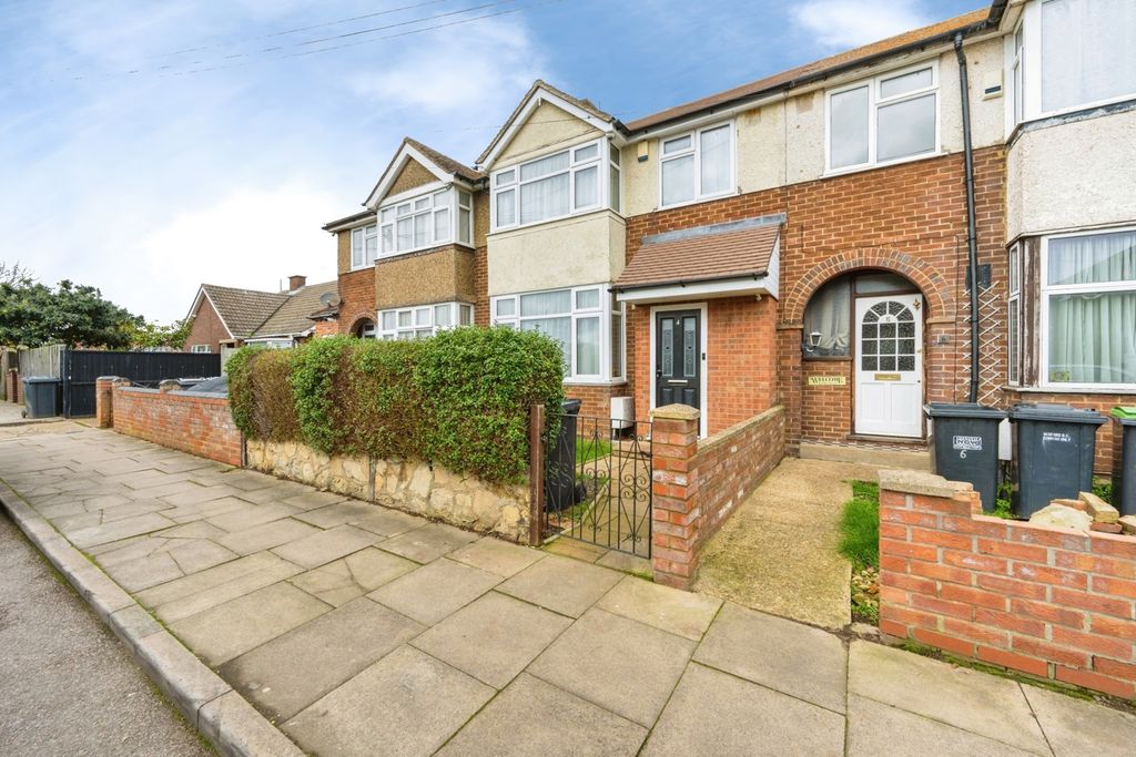 Property photo 1 of 20 Front