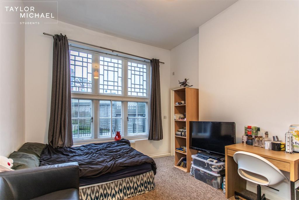 Property photo 1 of 18 6, 212 Elm Grove-1.Jpg