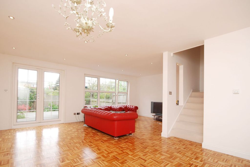 Property photo 3 of 45