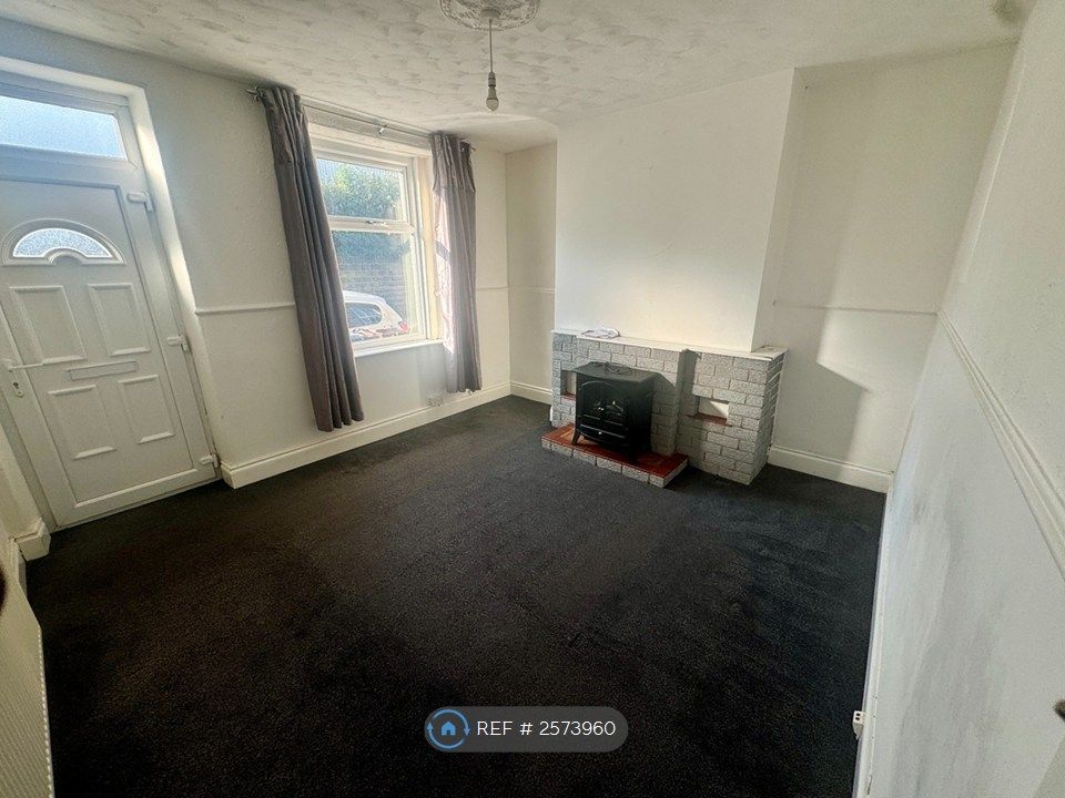 Property photo 1 of 12 Living Room