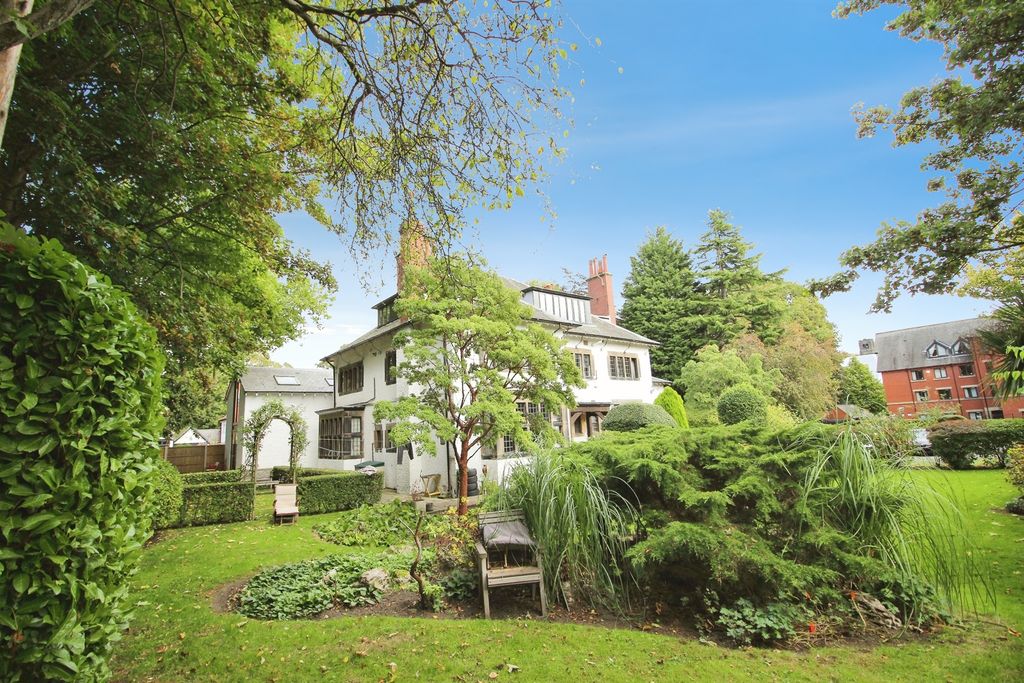 Property photo 2 of 12