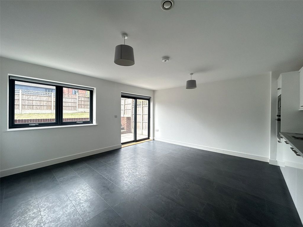Property photo 3 of 11 Picture No. 16