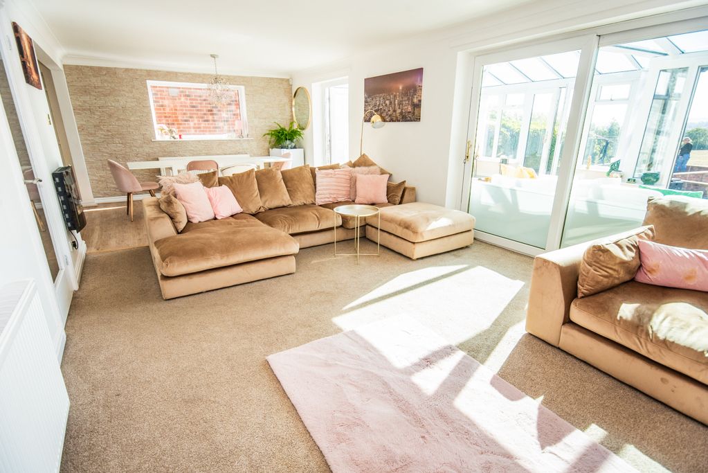 Property photo 3 of 37 9 (34)