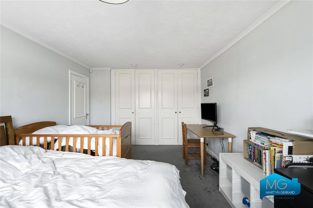 Property photo 3 of 16 Picture No. 20